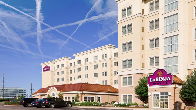 File:La Binja Inn & Suites.png